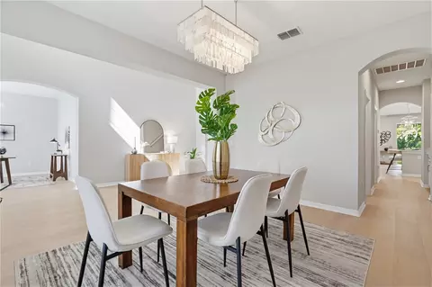 Dining - 9608 Sorbonne Loop, Seffner, FL 33584 photo 2 of 2