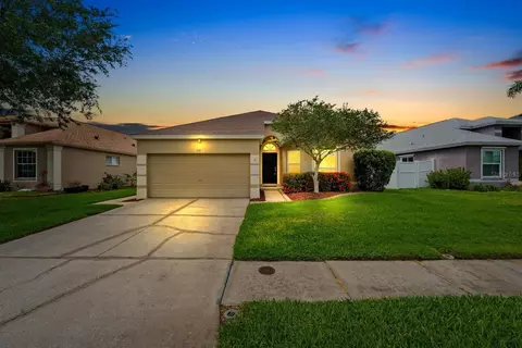 735 NE Addison Dr, Saint Petersburg, FL 33716