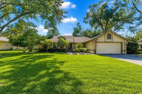 2067 Majestic Woods Blvd, Apopka, FL 32712