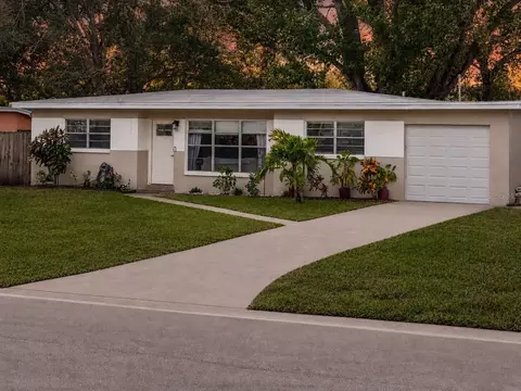9064 93rd St, Seminole, FL 33777