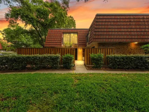 2702 4th Ct, Palm Harbor, FL 34684