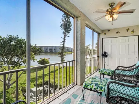 3915 Lake Bayshore Dr #306, Bradenton, FL 34205