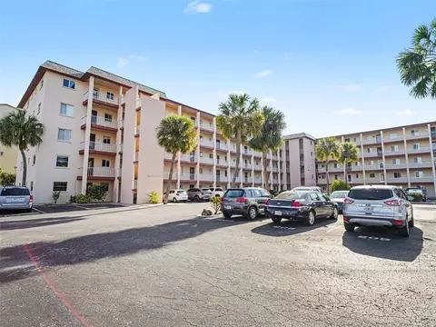 3915 Lake Bayshore Dr #306, Bradenton, FL 34205