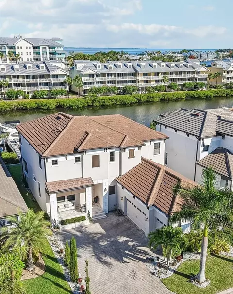 3110 Christophers Watch Ln, Ruskin, FL 33570