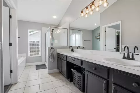 Bath - 10446 Hallmark Blvd, Riverview, FL 33578 photo 2 of 4