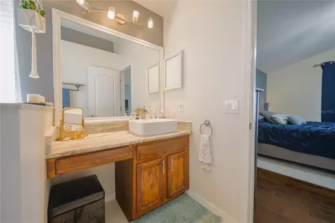 Bath - 13425 Fladgate Mark Dr, Riverview, FL 33579 photo 2 of 8