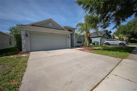 Exterior - 13425 Fladgate Mark Dr, Riverview, FL 33579 photo 4 of 9
