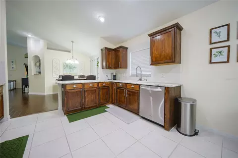 Kitchen - 13425 Fladgate Mark Dr, Riverview, FL 33579 photo 2 of 4