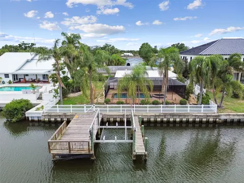3921 Eden Roc Cir, Tampa, FL 33634