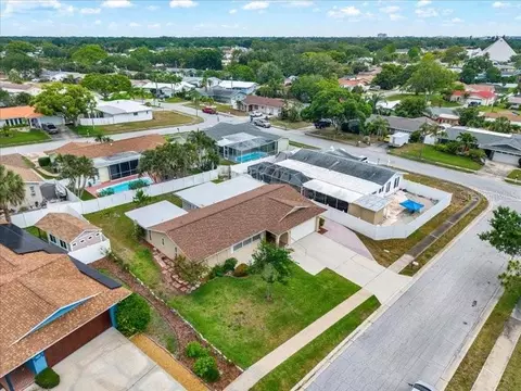View/Area - 11235 Apache Pl, Largo, FL 33774 photo 3 of 4
