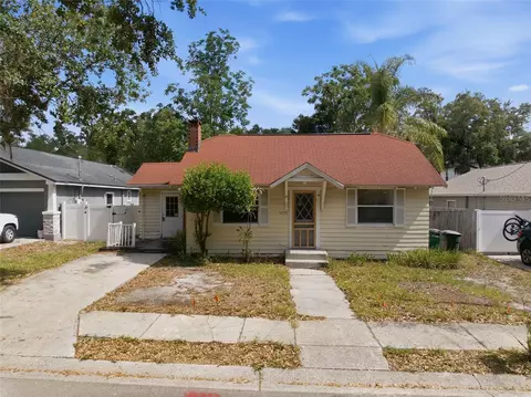 1025 3rd St N, Safety Harbor, FL 34695