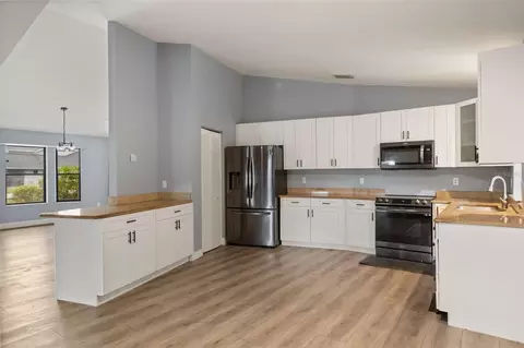 Kitchen - 751 E Gilchrist Ct, Hernando, FL 34442 photo 2 of 5