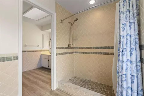 Bath - 751 E Gilchrist Ct, Hernando, FL 34442 photo 3 of 6