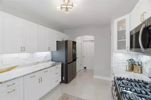 Kitchen - 8526 Hawbuck St, Trinity, FL 34655 photo 3 of 5