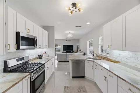 Kitchen - 8526 Hawbuck St, Trinity, FL 34655 photo 4 of 5