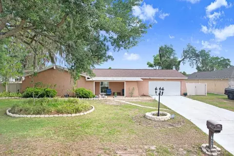 1204 Lady Guinevere Dr, Valrico, FL 33594