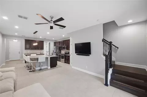 Entry Way - 2013 Sunset Wind Loop, Oldsmar, FL 34677 photo 3 of 4
