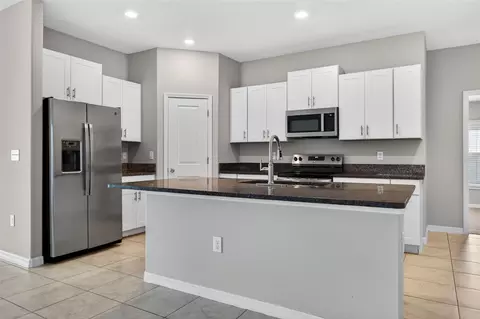Kitchen - 13236 Jeter Creek Dr, Riverview, FL 33579 photo 2 of 5