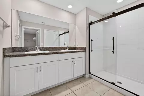 Bath - 13236 Jeter Creek Dr, Riverview, FL 33579 photo 1 of 3