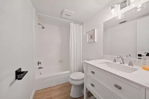 Bath - 204 Mindy Dr, Largo, FL 33771 photo 3 of 3