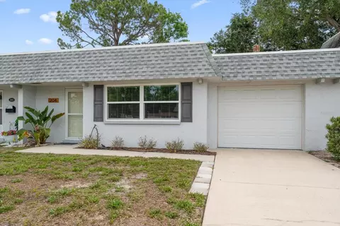 204 Mindy Dr, Largo, FL 33771