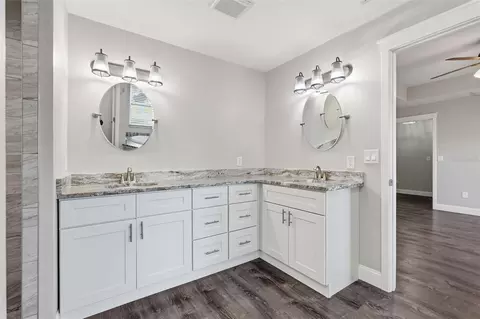 Bath - 5332 Pierpoint Ave, Spring Hill, FL 34608 photo 3 of 7
