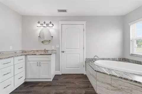 Bath - 5332 Pierpoint Ave, Spring Hill, FL 34608 photo 6 of 7