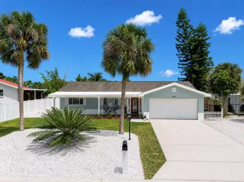 6513 Abaco Dr, Apollo Beach, FL 33572
