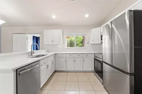 Kitchen - 5525 Piedmont Dr, Spring Hill, FL 34606 photo 2 of 5