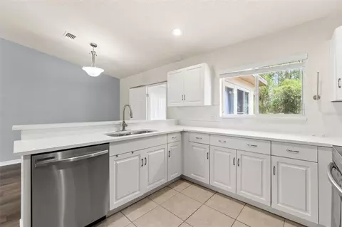 Kitchen - 5525 Piedmont Dr, Spring Hill, FL 34606 photo 3 of 5