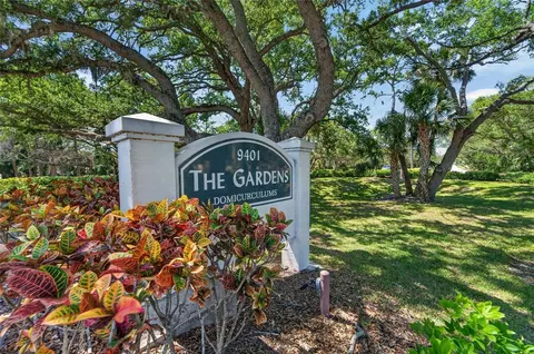 8039 Garden Dr #205, Seminole, FL 33777