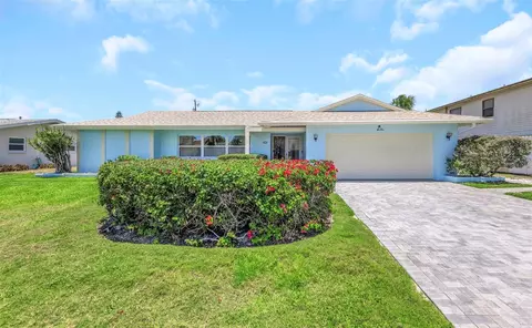 111 24th St, Belleair Beach, FL 33786