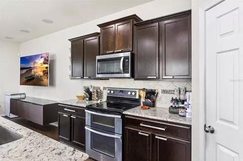 Kitchen - 8738 Turnstone Haven Pl, Tampa, FL 33619 photo 5 of 6