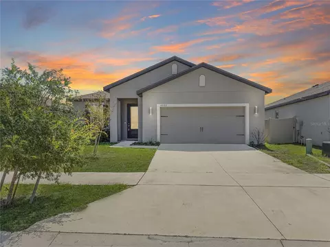 6022 Dolostone Dr, Lakeland, FL 33811