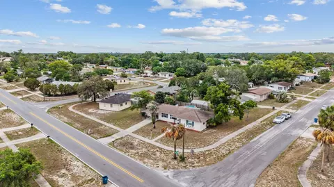 View/Area - 958 Cobblestone Dr, Spring Hill, FL 34606 photo 2 of 4