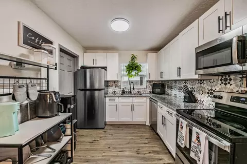 Kitchen - 958 Cobblestone Dr, Spring Hill, FL 34606 photo 2 of 4