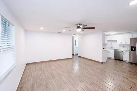 503 Moore Ave, Seffner, FL 33584 photo 2
