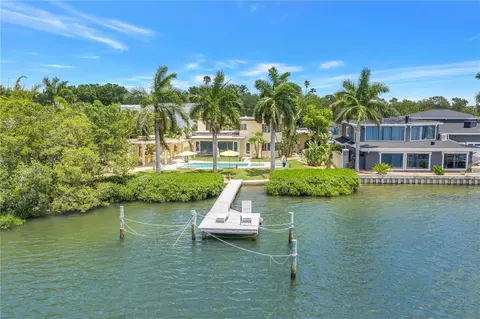 2781 Bayside Dr S, Saint Petersburg, FL 33705