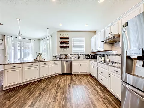 Kitchen - 11205 Brighton Knoll Loop, Riverview, FL 33579 photo 2 of 7