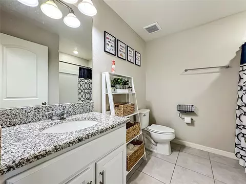 Bath - 11205 Brighton Knoll Loop, Riverview, FL 33579 photo 4 of 5