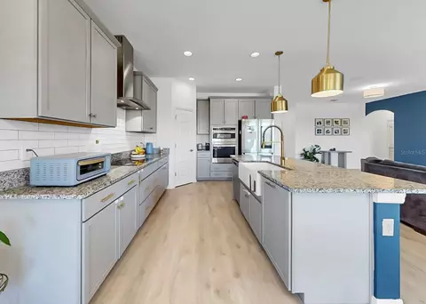 Kitchen - 12048 Orchid Ash St, Riverview, FL 33579 photo 5 of 10