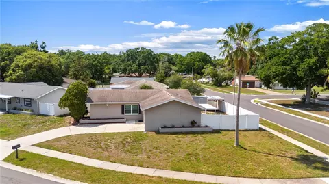 2331 Newton Dr, Palm Harbor, FL 34683