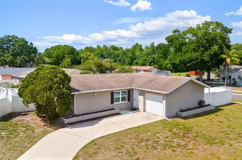 2331 Newton Dr, Palm Harbor, FL 34683
