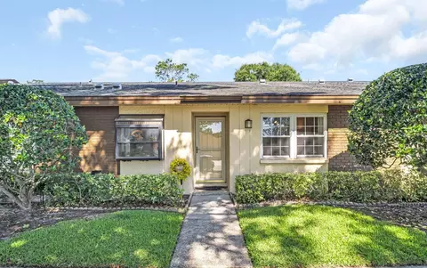 860 Maclaren Dr N #B, Palm Harbor, FL 34684