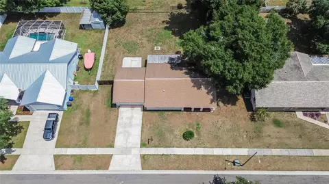 View/Area - 2340 Merrily Cir S, Seffner, FL 33584 photo 1 of 6