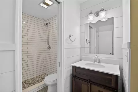 Bath - 2340 Merrily Cir S, Seffner, FL 33584 photo 2 of 4