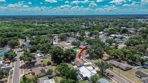 View/Area - 2340 Merrily Cir S, Seffner, FL 33584 photo 4 of 6