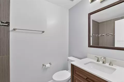 Bath - 2340 Merrily Cir S, Seffner, FL 33584 photo 4 of 4