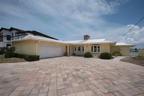 516 Harbor Dr N, Indian Rocks Beach, FL 33785