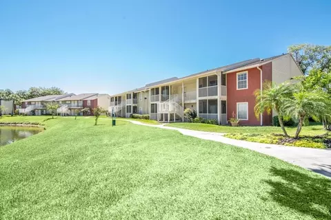 214 Lake Parsons Grn #208, Brandon, FL 33511